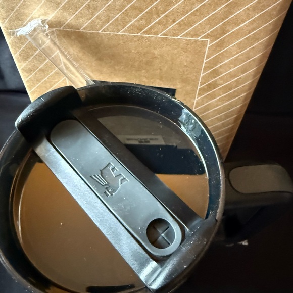 New Stanley 40oz Black and Gold Laser L Engraved V with Straw - Picture 5 of 7